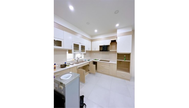 **Bán nhà mặt tiền Tân Bình** MT Ba Vân, phường 14 Tân Bình; 4x18, 3L